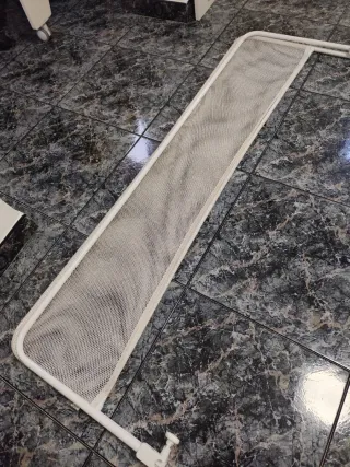 Barrera de seguridad blanca camas