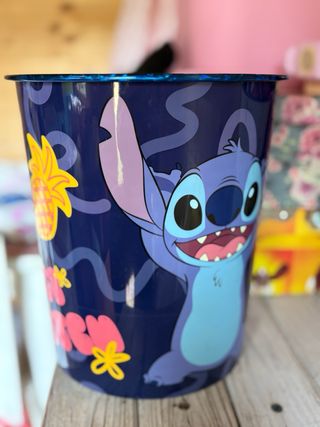 Alfombra y papelera Stitch