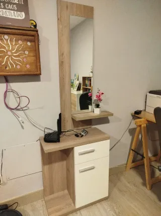 Recibidor moderno madera y blanco