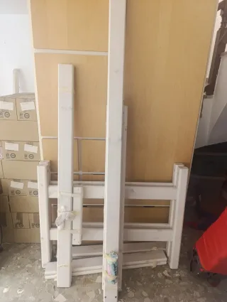 Cama alta Flexa madera y blanco