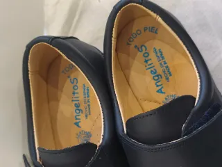 Zapatos de comunión de piel con velcro