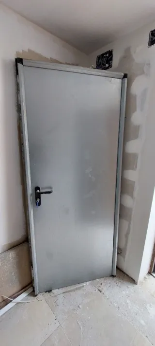 Puerta metálica galvanizada exterior 80cm