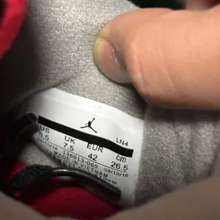 Jordan Retro 4 Bred Reimagined Size 42 Oferta
