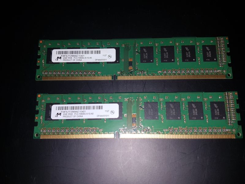2x Módulos Micrón 2GB DDR3 PC3-10600