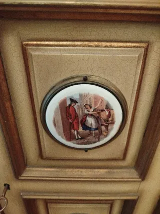 Mueble Vintage Beige y Dorado