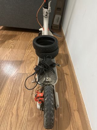 Patinete Xiaomi 3 con 2 gomas de repuesto