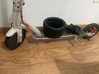 Patinete Xiaomi 3 con 2 gomas de repuesto