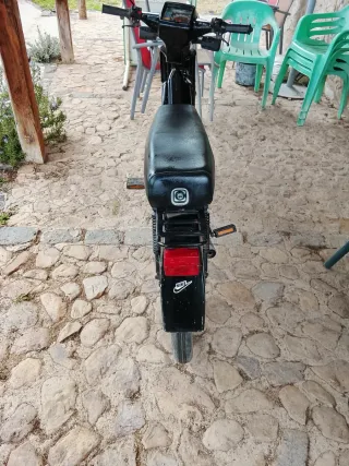 Moto GAC Coma Hawar Negra Automática