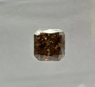 Diamante IGI 0.69 Ct Fancy Natural Marrón