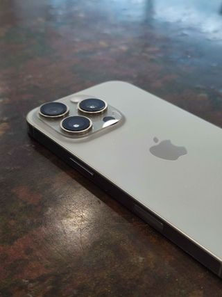 iPhone 16 Pro 512GB Natural Titanium Seminuevo