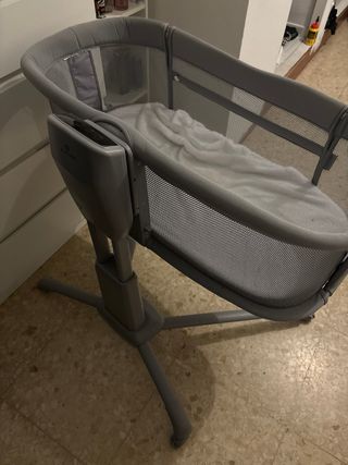 Culla per neonati grigia