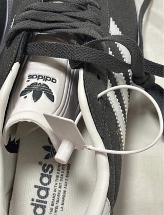 Adidas Gazelle grises y blancas