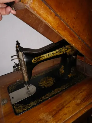 Máquina de coser Singer antigua