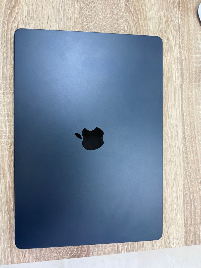 MacBook Air A3114 Azul 16GB