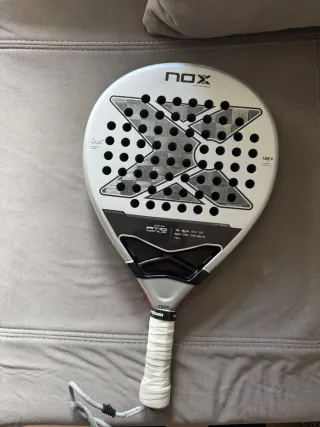 Pala de pádel Nox AT10