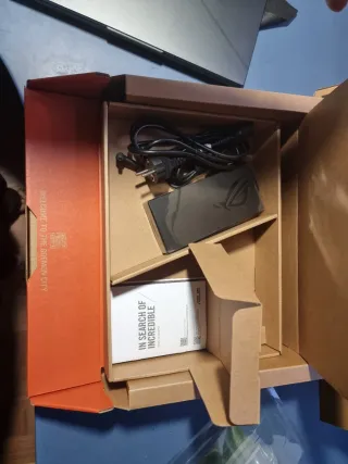 Portátil ASUS ROG G614J