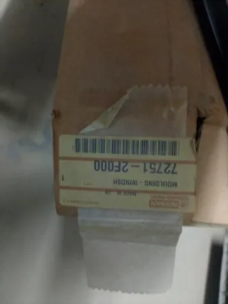 Moldura parabrisas D superior Nissan Primera 96-02