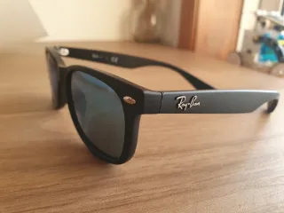 Gafas de sol Ray-Ban niño negras nuevas.