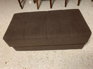 Puff de tela marrón