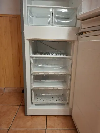 Nevera-Congelador Indesit A+ Class