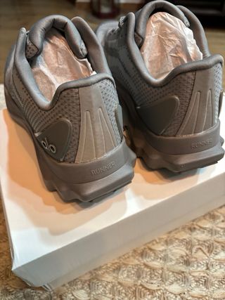 Zapatillas Alo Grises