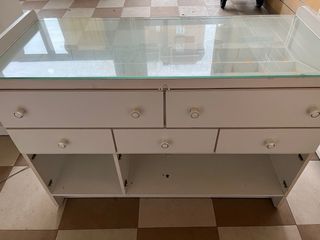 3 banconi bianchi con cassetti e vetro