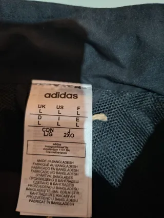 Chaandal Adidas negro y Rayas Blancas