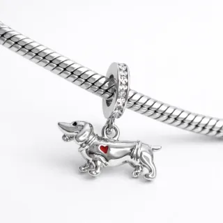 Charm Perrito Teckel Corazón Rojo