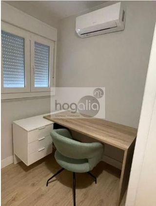 Piso en alquiler en Cruz Roja en Sevilla