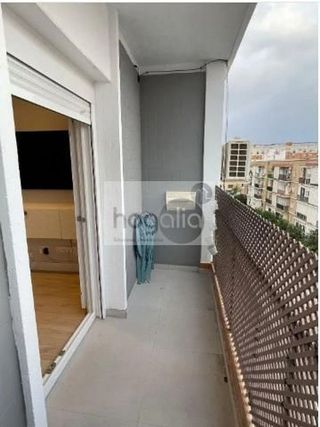 Piso en alquiler en Cruz Roja en Sevilla