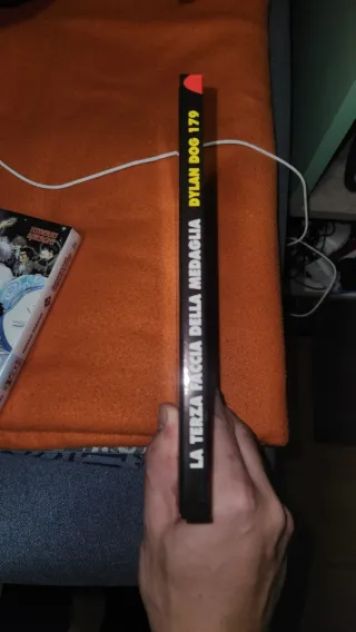 2 comics en italiano (dylan dog 179 y gintama 77)