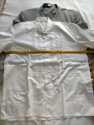 Traje corto hombre gris 3 piezas.