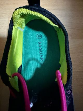 Deportivas Saguaro Talla 38 Negras y Rosas