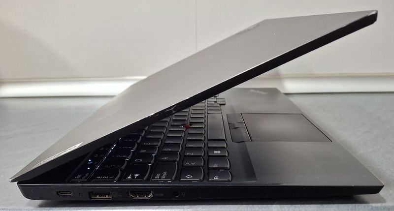 Lenovo Thinkpad E15 Ryzen7 1TB/16GB afbeelding 4