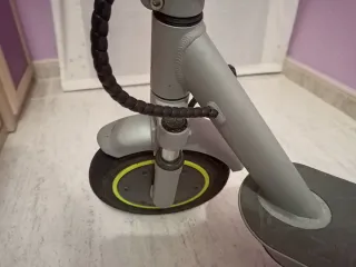 Patinete eléctrico Zire con luces LED