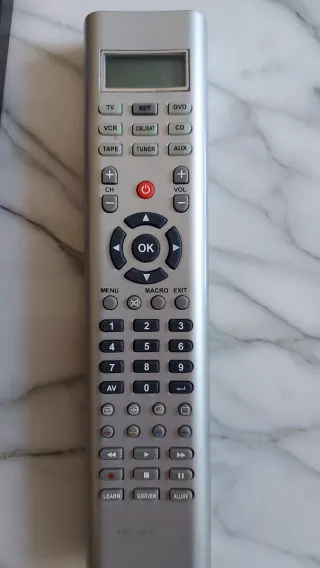 1 Mando a dist. univ. Philips ARU 520 y URC L 639