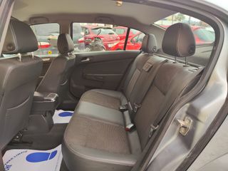 Opel Astra 2010