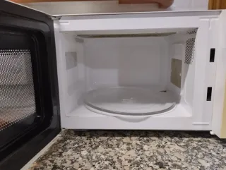 Microondas Daewoo KOG-6L67