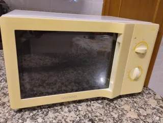 Microondas Daewoo KOG-6L67