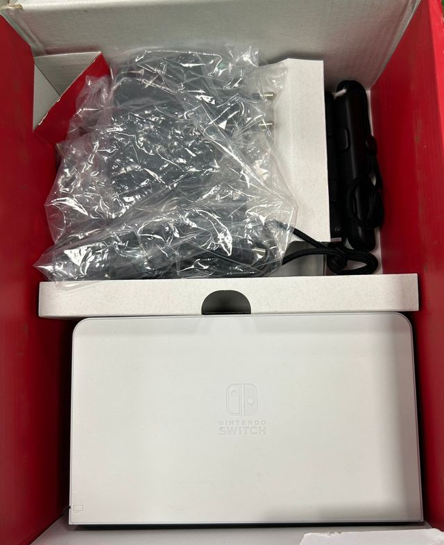 Nintendo Switch OLED - miniatura 5