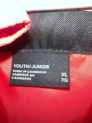 Chaqueta The North Face Roja y Negra de niño