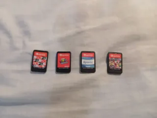 Nintendo Switch con custodia e giochi