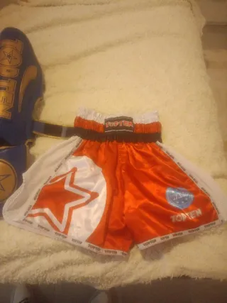 Pack Kick Boxing Guantes y Peto