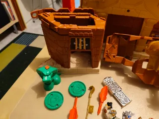 Fisher-Price Hidden Treasures Pyramid