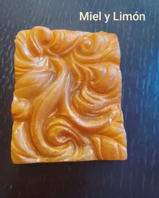 Jabones artesanales con forma de pez