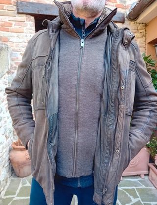 Chaqueta de piel auténtica con cuello desmontable