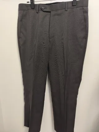 Traje de vestir gris hombre.