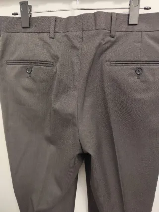 Traje de vestir gris hombre.