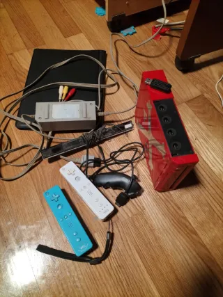 Console Wii Rossa con Accessori. Chipeada