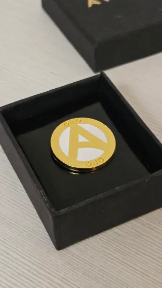 Accesorio de la marca Avon